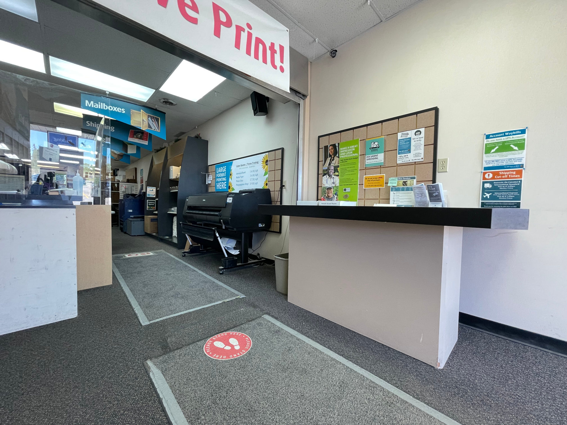 UPS 加盟店转让 · 萨斯卡通 8 街黄金地段——林与唐地产 - 4